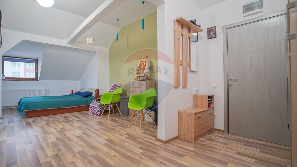 Casa multifunctionala, locuinta si destinatie comerciala Scriitorilor