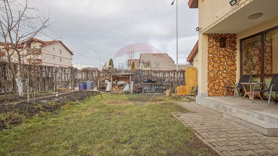 4 room House / Villa for sale, Tractorul area