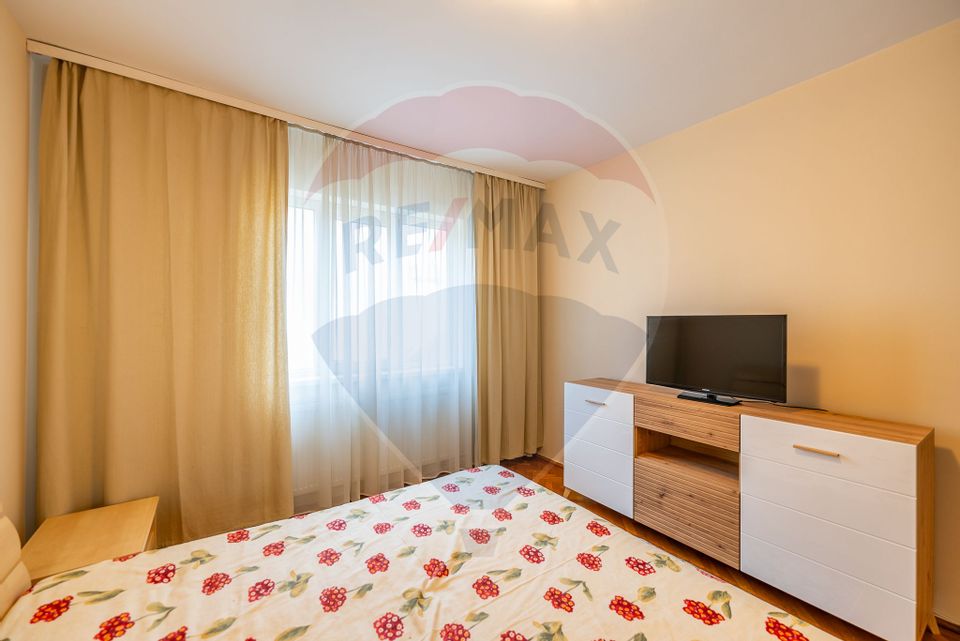 Apartament 3 camere de închiriat în zona Ultracentral