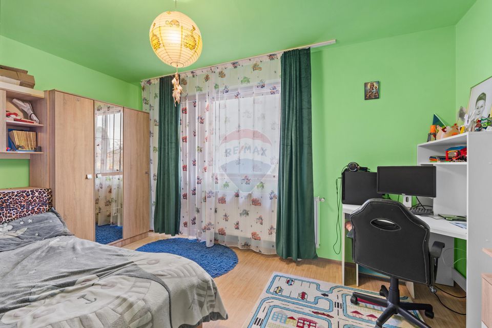 Casă / Vilă cu 6 camere de vânzare - Oraselul Copiilor