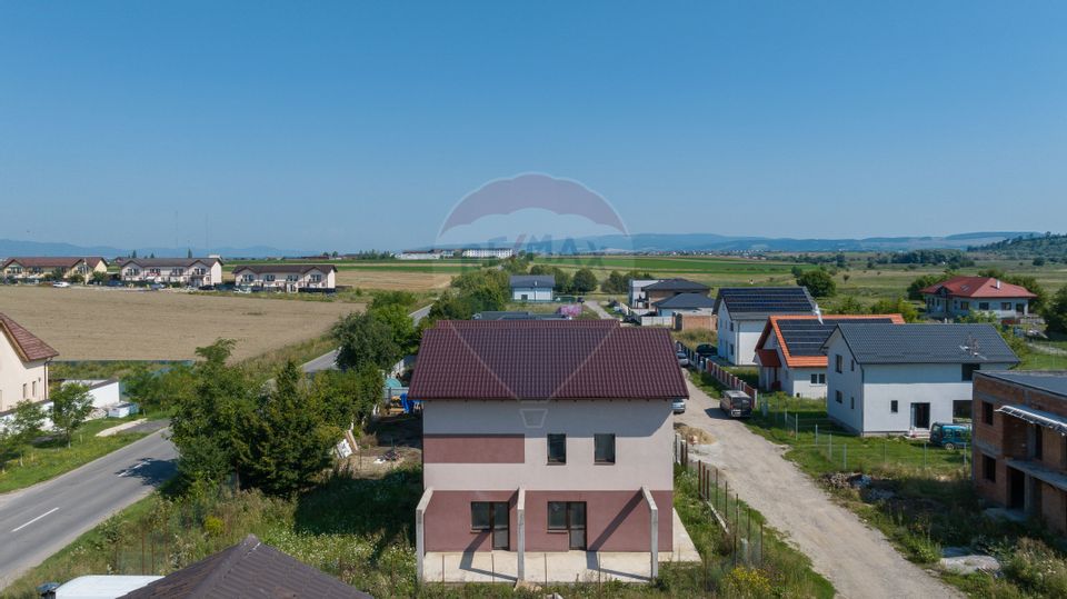 Comision 0 %! Casă de vânzare, Sânpetru!