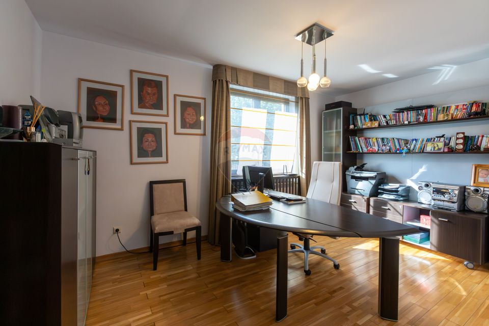 Vilă cu 7 camere de vânzare în zona Centrală Orașul  BUHUȘI