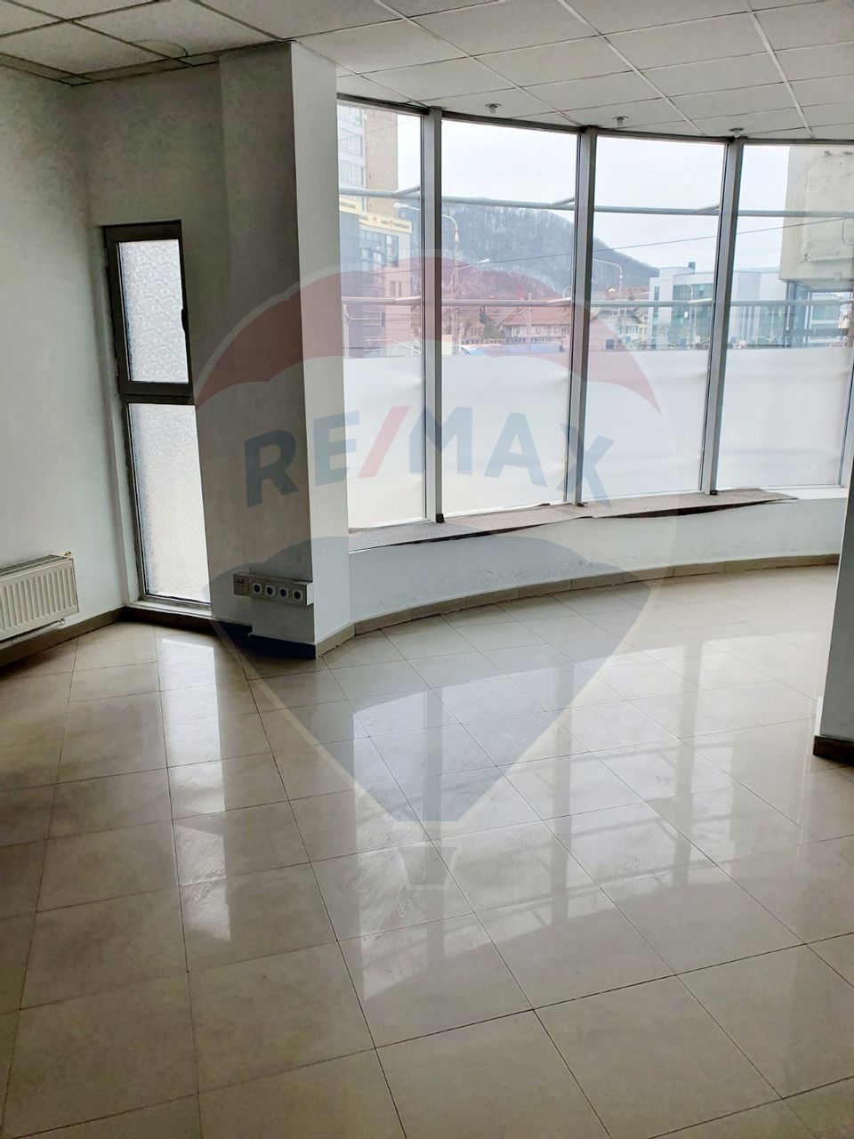 150sq.m Commercial Space for rent, Central area