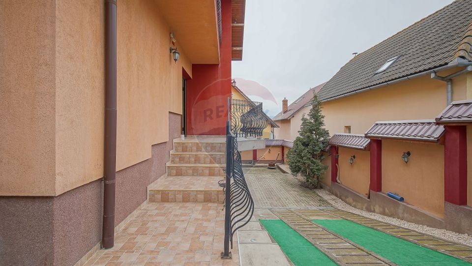 Casă cu garaj și panouri fotovoltaice – Codlea!