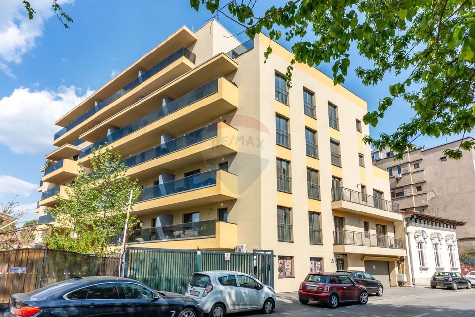 Apartament pe Mosilor, strada cu case, terasa 88 mp, 2 locuri parcare