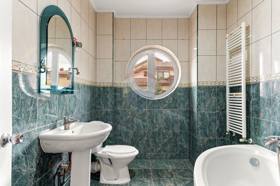 DE VANZARE  Vilă cu 14 camere PIPERA/VOLUNTARI/ROND OMV