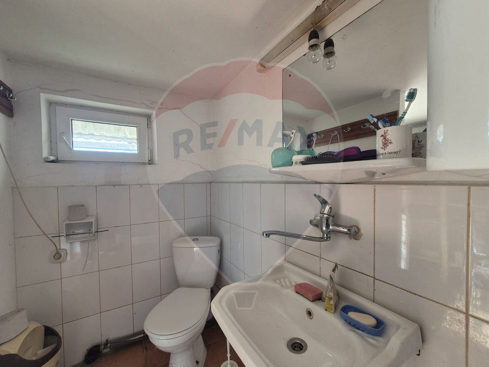 Casă de vânzare cu 4 camere si anexe in  Horgești-Recea