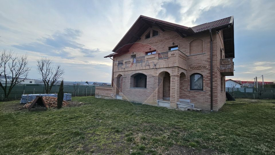 Casă / Vilă de lux, Scheia, Suceava