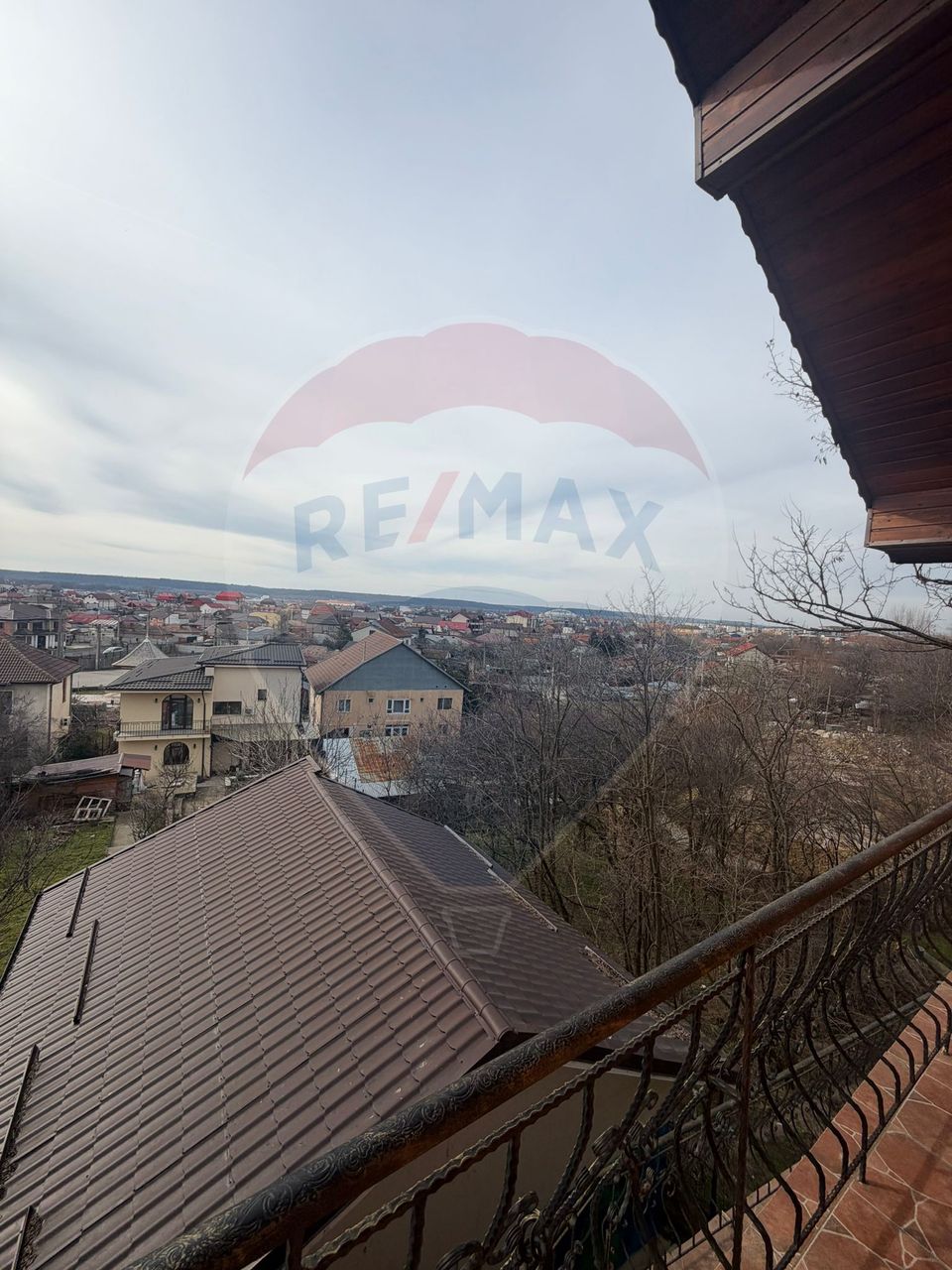5 room House / Villa for sale, 1 Mai area