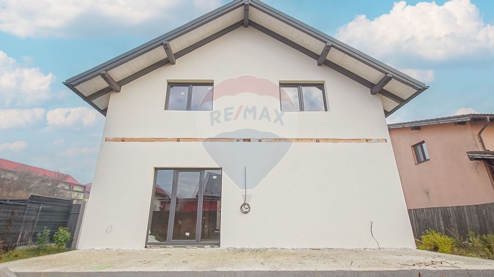 5 room House / Villa for sale