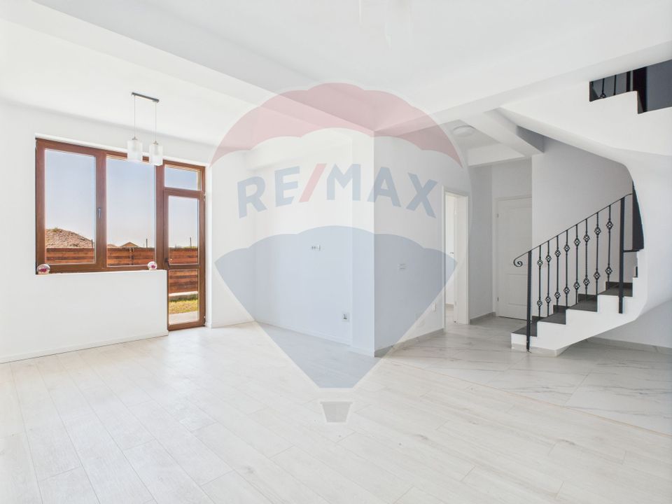 4 room House / Villa for sale, Exterior Nord area