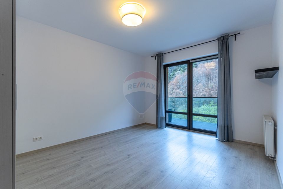 Apartament cu 4 camere de închiriat Tampa Gardens Racadau etaj 10/12