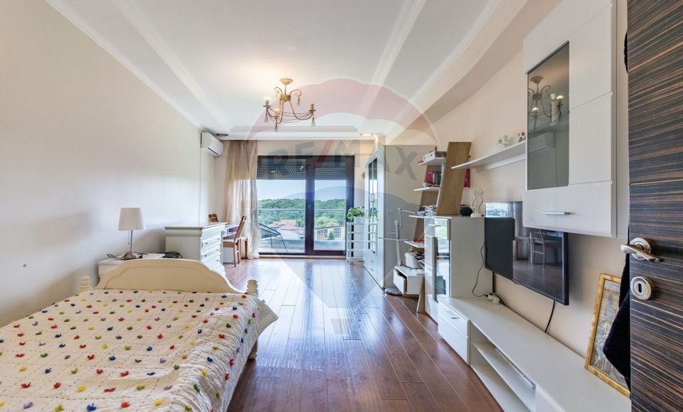 Apartament cu 3 camere de vanzare, langa padure, piscina, loc de joaca