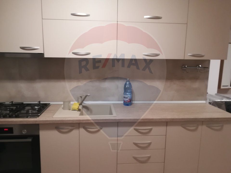 Apartament cu 2 camere de închiriat în zona Central