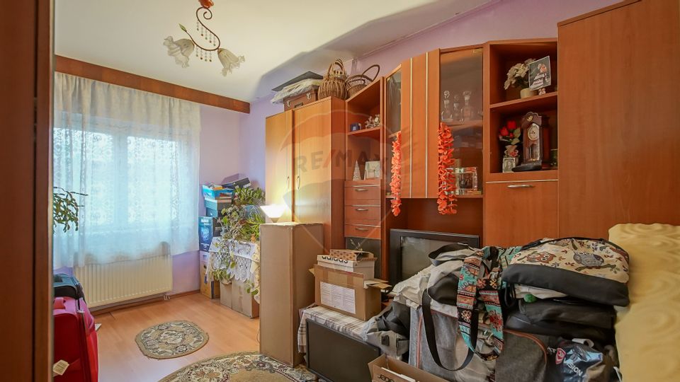 4 room Apartment for sale, Florilor area