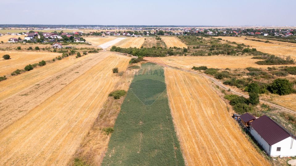 Land 2,945sqm Sabareni / Strada sondei