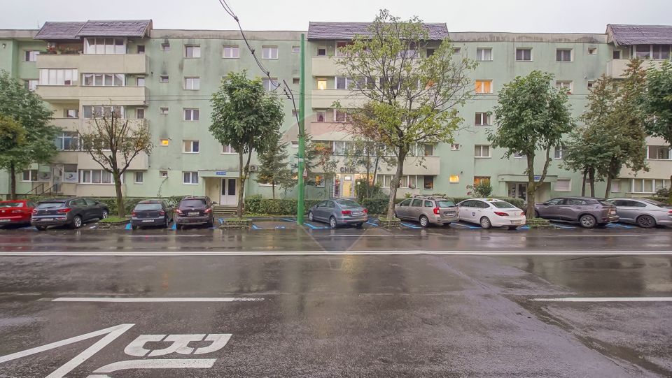 !! VANDUT !!  Apartament cu 3 camere în cartierul Răcădău