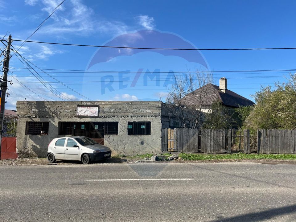 Casă cu 6 camere de vânzare