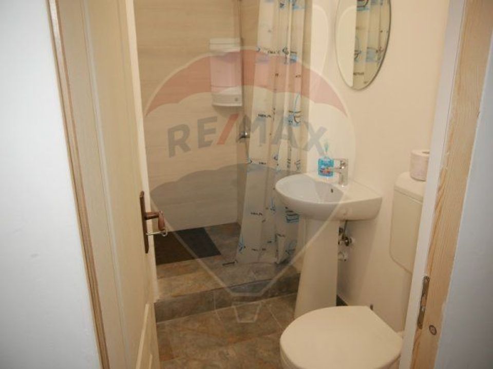 Hotel 29 camere de vânzare în zona P-ta Unirii