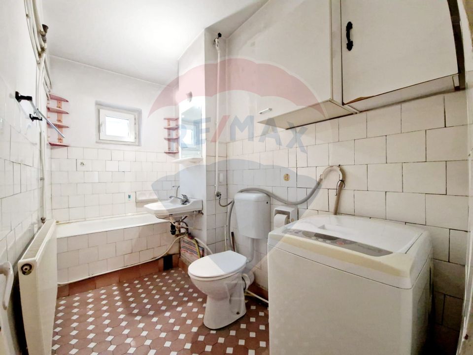 Apartament  4 camere / 75 mp / decomandat/  zona 1 Mai / 2 bai / 4 / 4