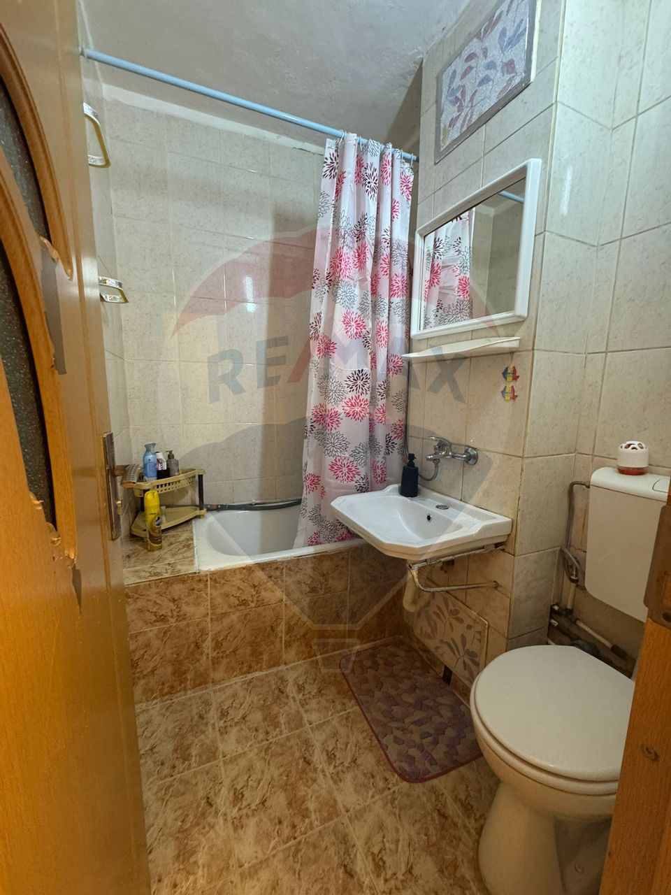 Garsoniera decomandata, etaj1/4,  libera, utilata