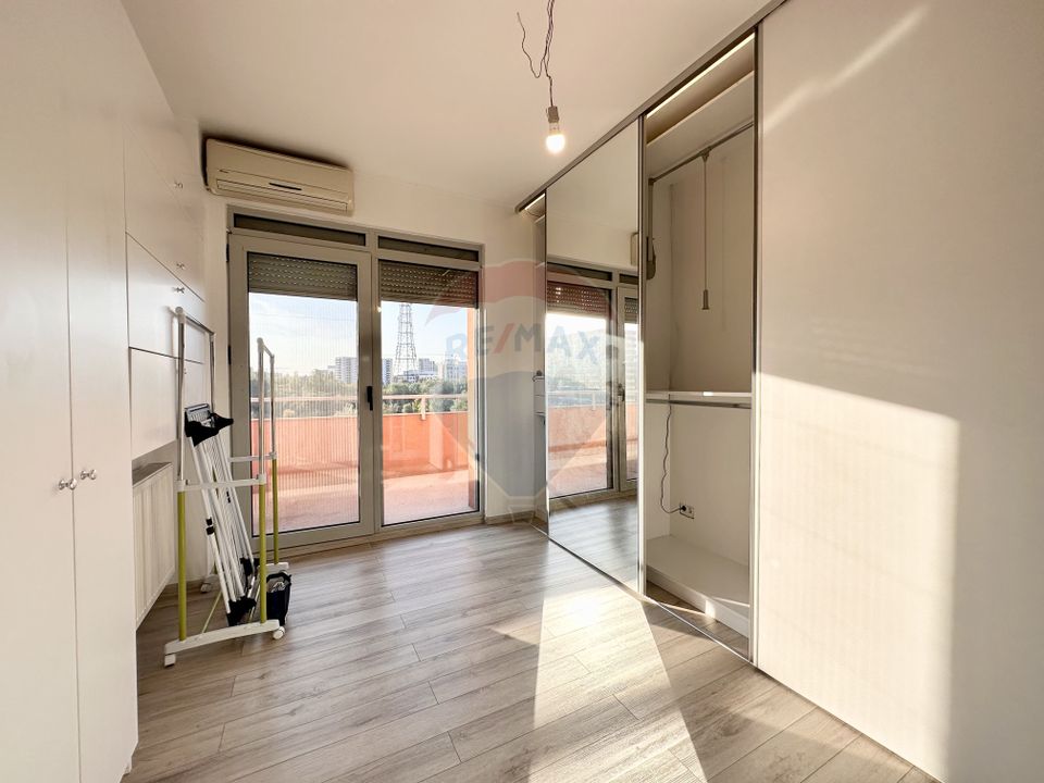 Apartament cu 4 camere de  vanzare în Quadra Residence