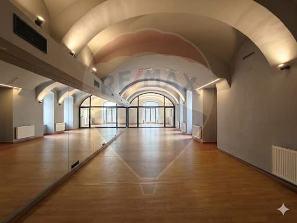 174sq.m Office Space for rent, Ultracentral area