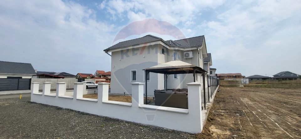 4 room House / Villa for sale