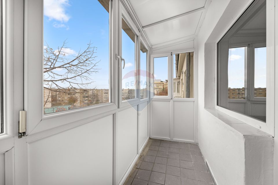 Apartament spațios cu 3 camere, de vânzare, în zona 300 Micalaca