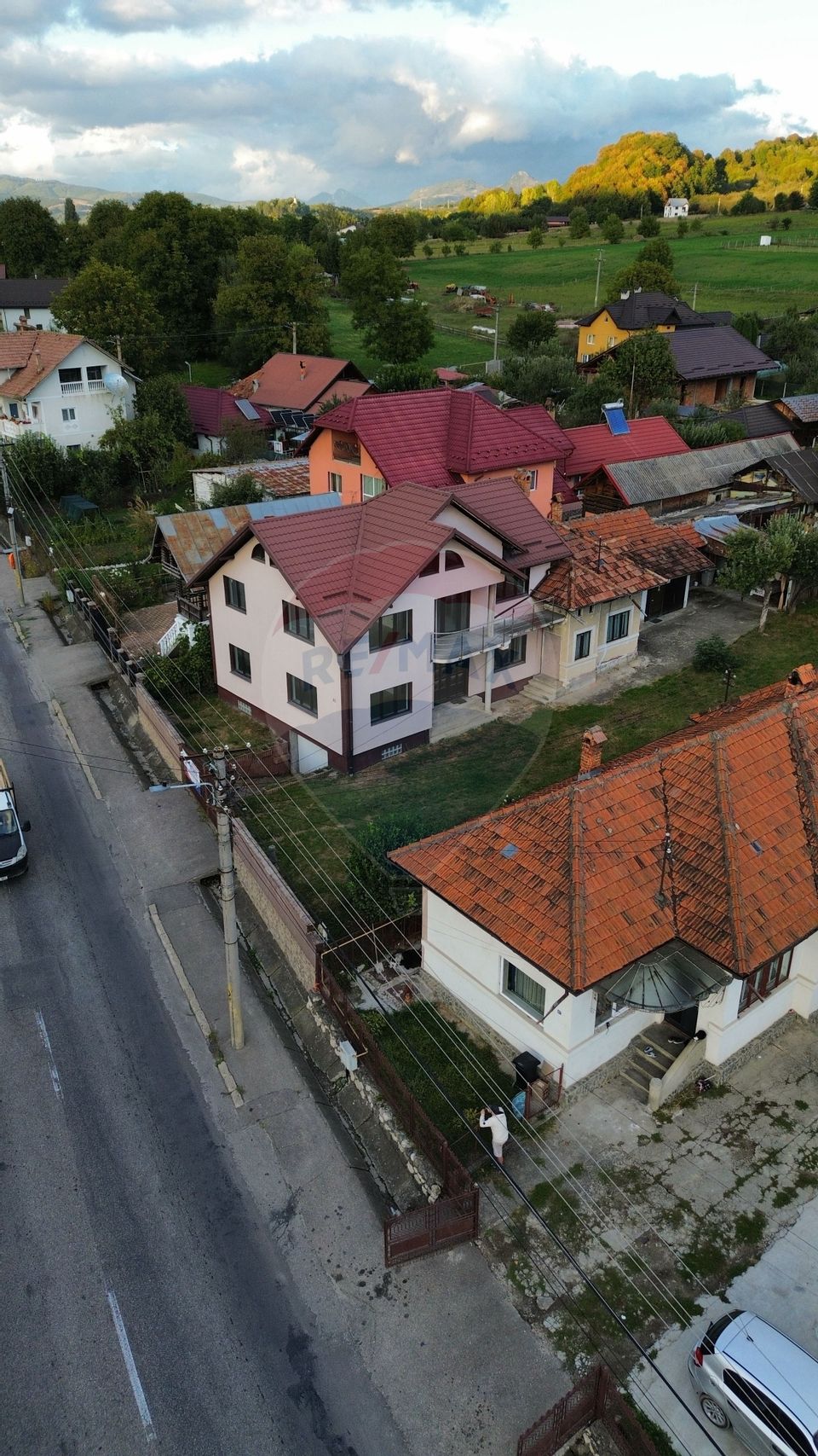 Casă de vânzare în Câmpulung la preț de apartament.