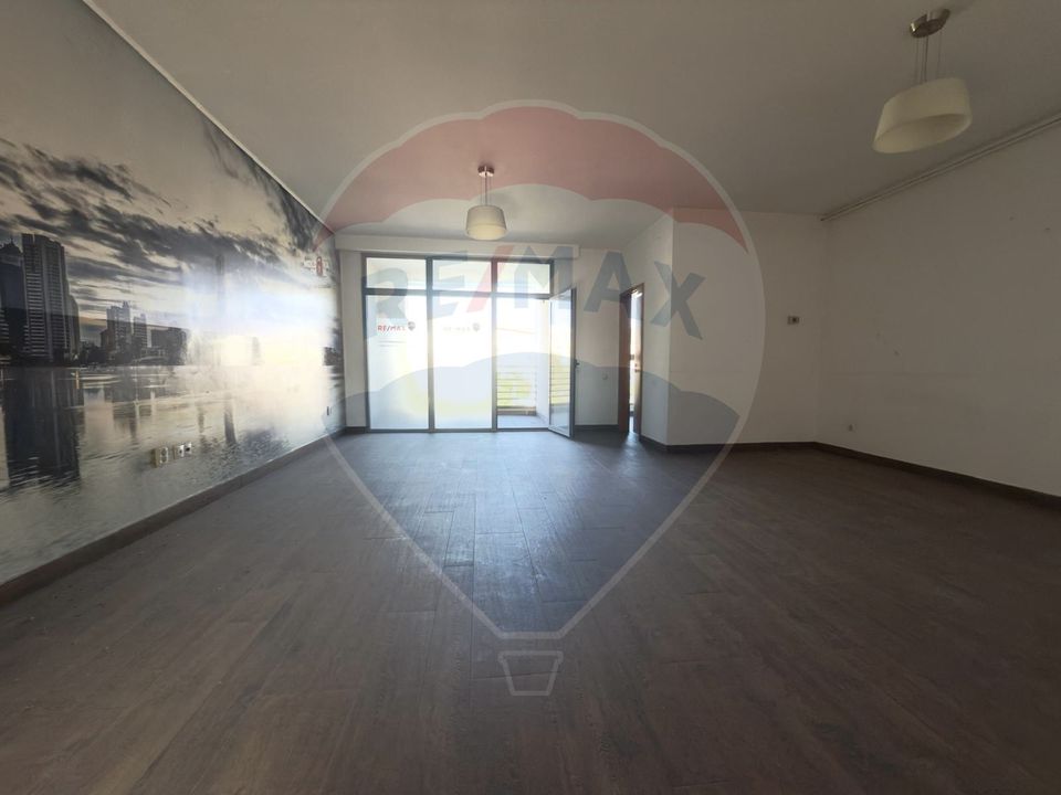 Spațiu comercial de 570 mp de închiriat în Supernova (fostul Cora)