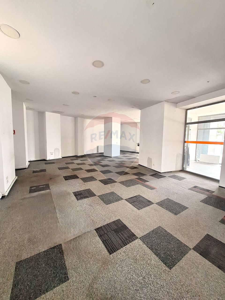 Spațiu comercial de închiriat bd Unirii Nord