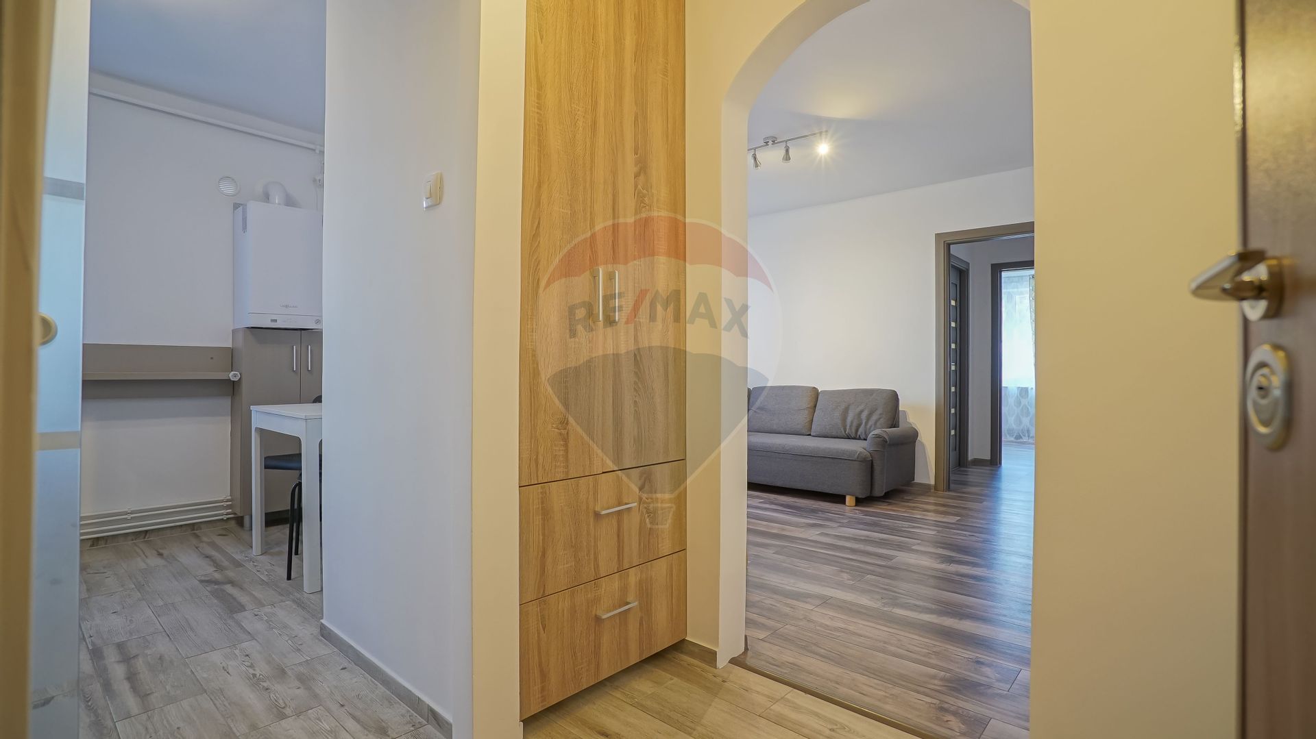 Apartament 2 camere vanzare in bloc de apartamente Brasov, Calea Bucuresti