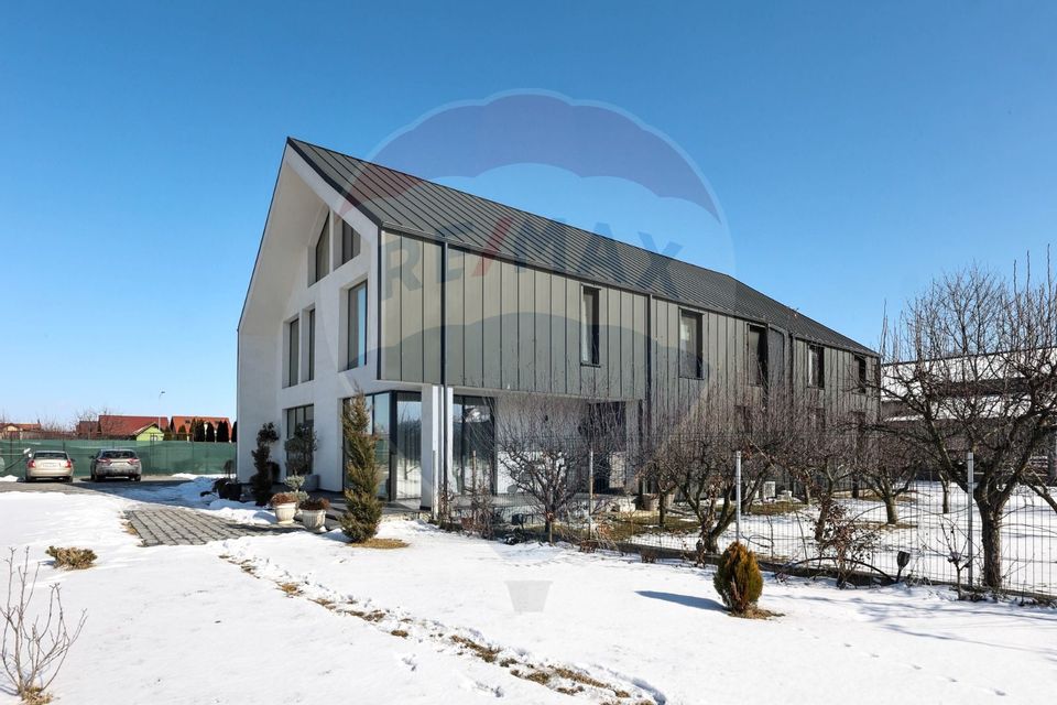 608sq.m Proprietate specială for sale, Ghimbav Livada area