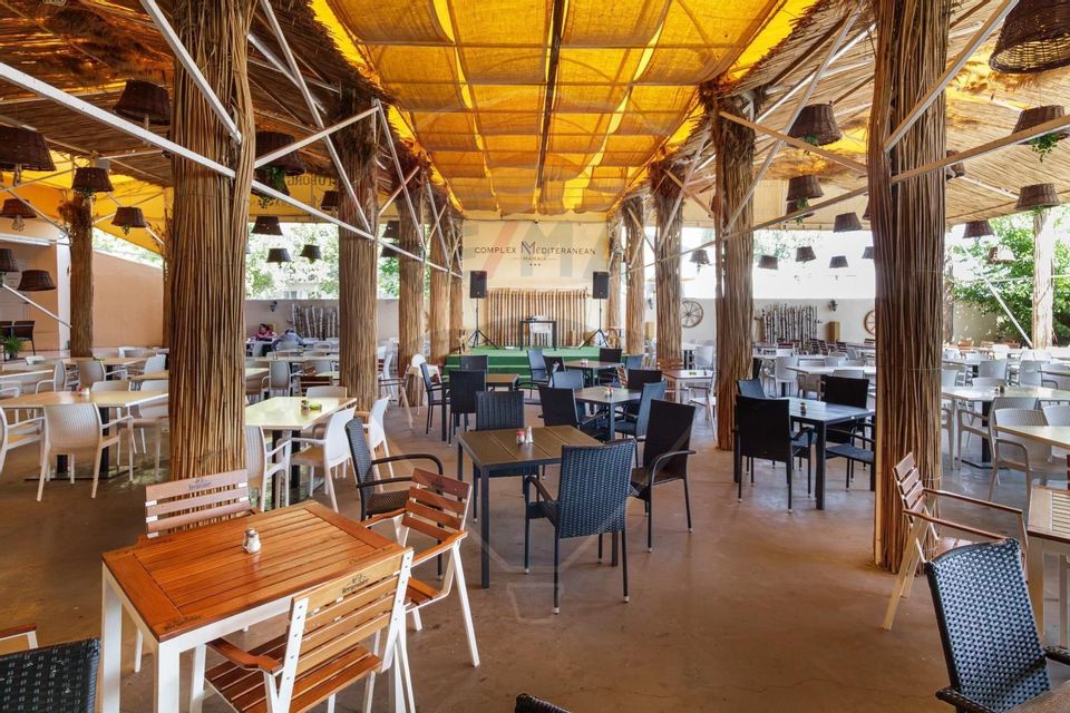 302 room Hotel / Pension for sale, Central area