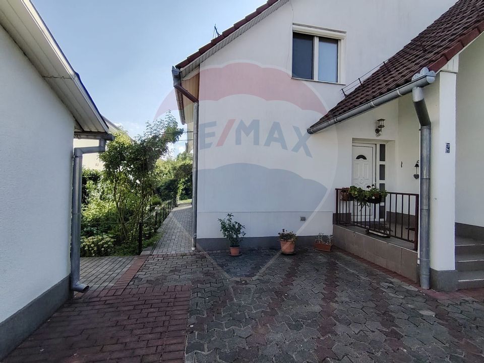 8 room House / Villa for sale, Central area