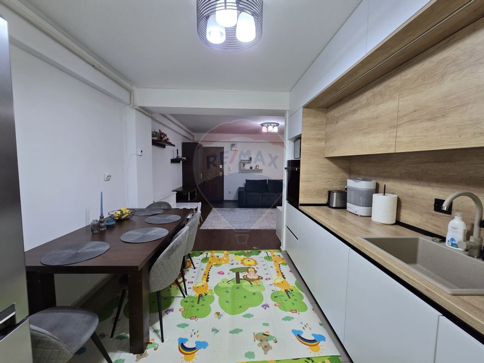 Apartament Decomandat cu 3 Camere de Vânzare în Colina Magurii