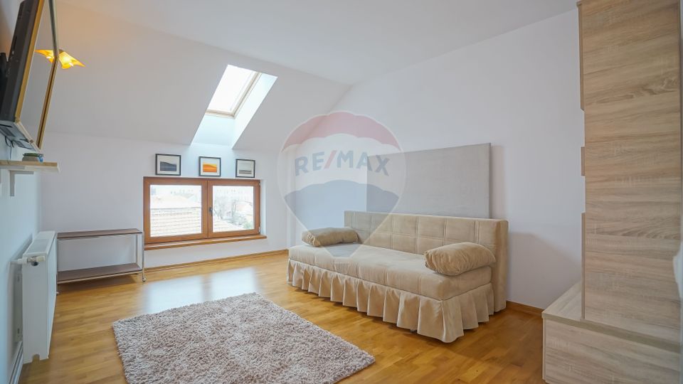 REZERVAT ! Apartament lux 3 camere