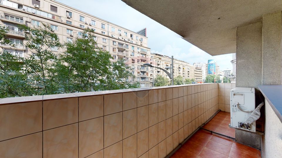Inchiriez Apartament 4 camere in Piata Romana