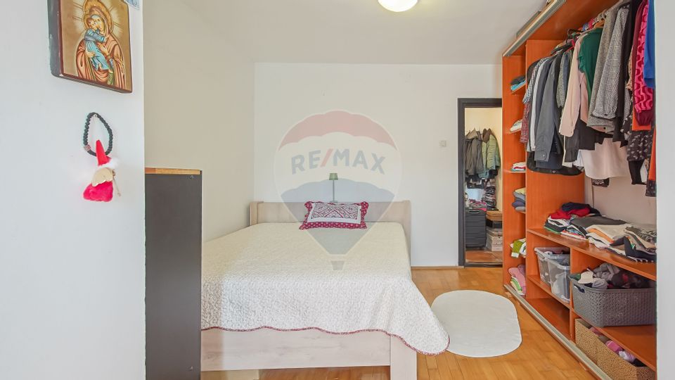 De vanzare 4 camere Racadau-zona Parcul Trandafirilor