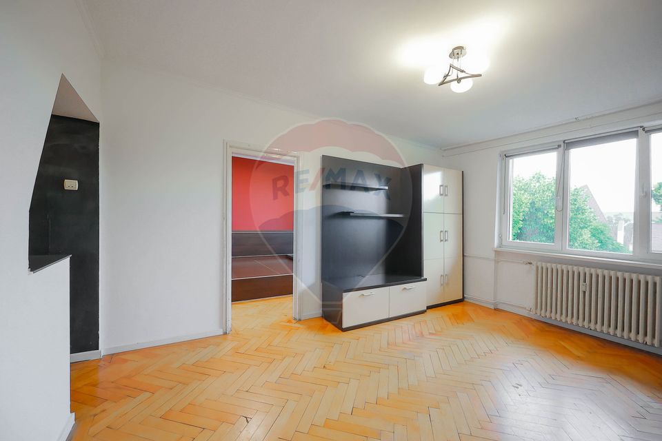 Apartament cu 3 camere de vânzare – ultracentral, vedere panoramică