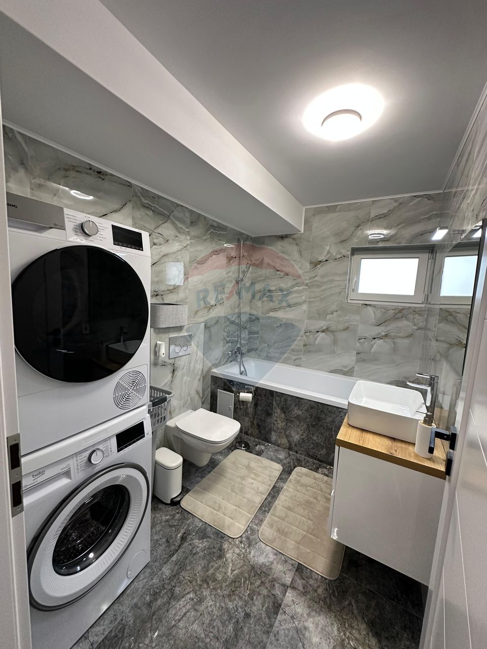 CASA DE LUX  4 CAMERE DE INCHIRIAT SELIMBAR