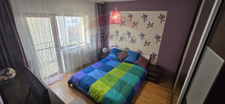Apartament cu 3 camere de vânzare în zona Strand