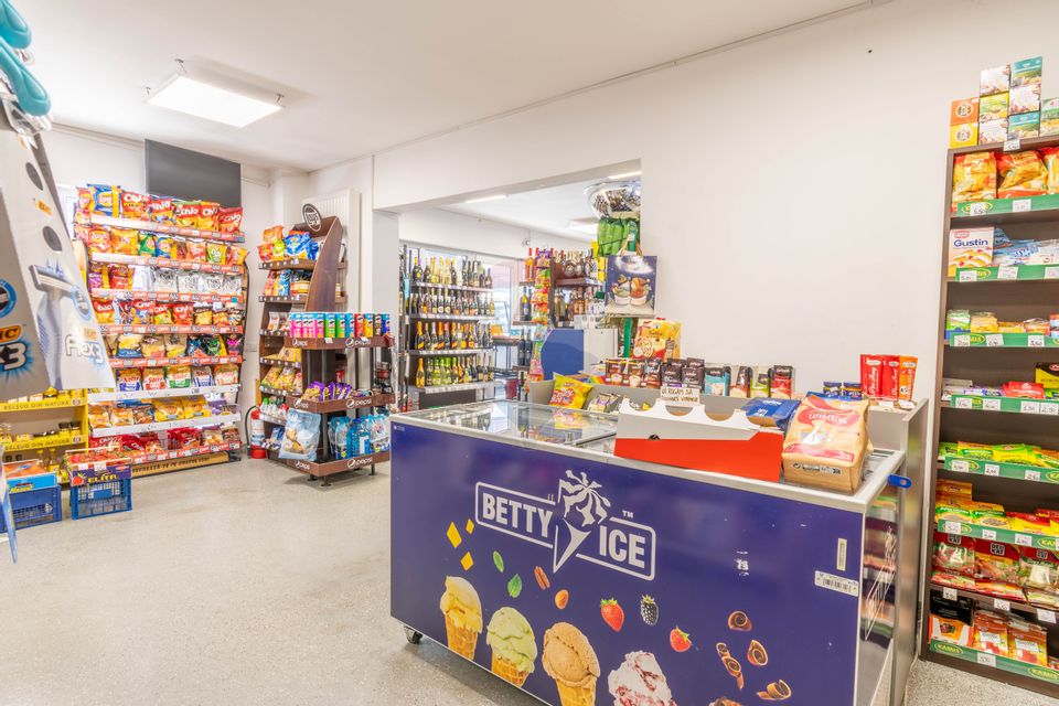 Spatiu comercial de vanzare, zona Buna Ziua
