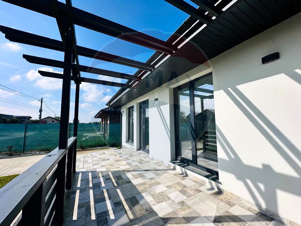 Casa noua, individuala, stil american - Crevedia