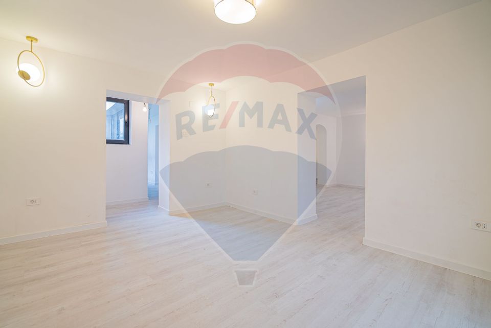 100sq.m Commercial Space for rent, Centrul Civic area