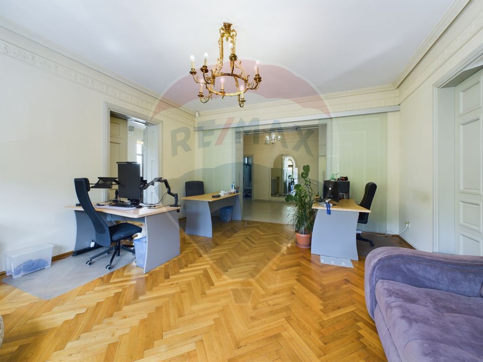 140sq.m Office Space for rent, Ultracentral area