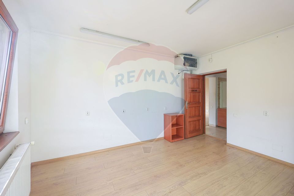101sq.m Commercial Space for rent, Ultracentral area