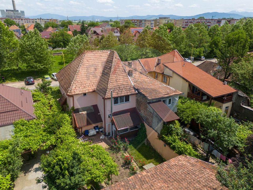 Vilă cu 4 camere de vânzare în zona Florilor