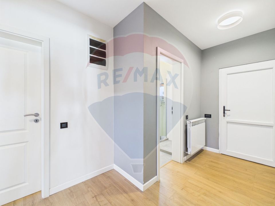 Villa with 6 rooms, pool and land 1300 sqm, for sale in Otopeni